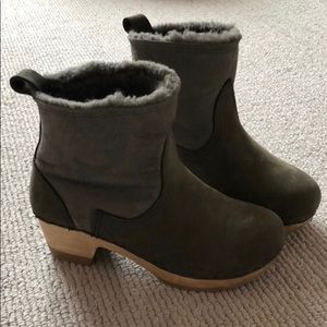 No. 6 shearling lines clog boots